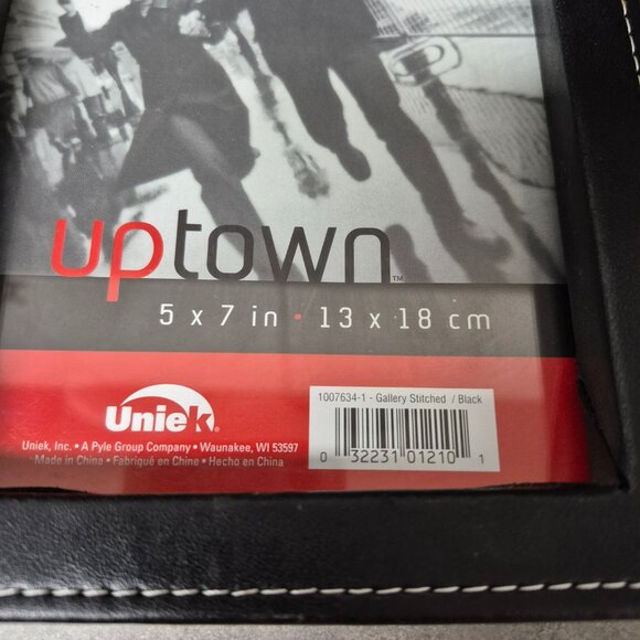 💥Free with Purchase Vegan Leather Picture Frame for 5 x 7 Photo - Picture 2 of 3